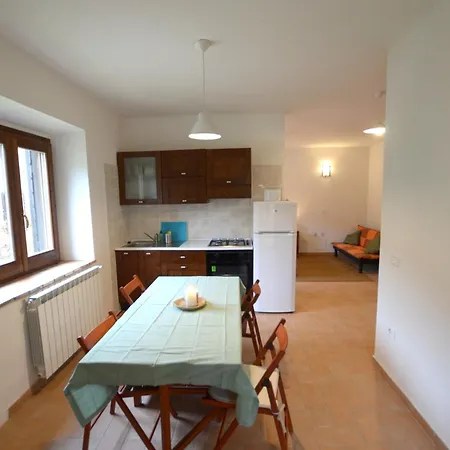 Apartment Elementaris, Tra E La Cascata Delle Marmore *